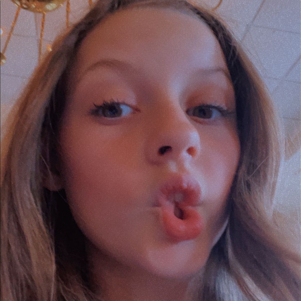 Meet your Posher, Isabella